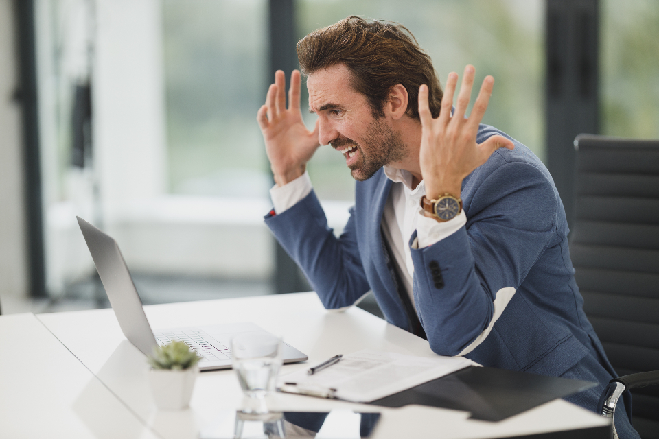 Maple Ridge Legal And Accounting G1 — meeting office consultation